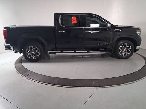 Used 2023 GMC Sierra 1500 SLT w/ SLT Premium Plus Package AWD/4WD image 5