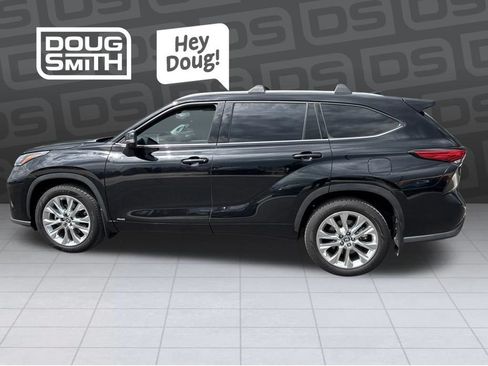 Used 2023 Toyota Highlander Limited AWD/4WD image 2