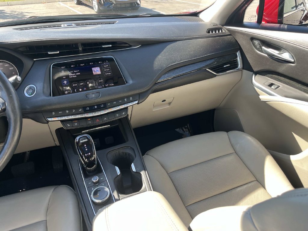 Used 2023 Cadillac XT4 Premium Luxury FWD image 15
