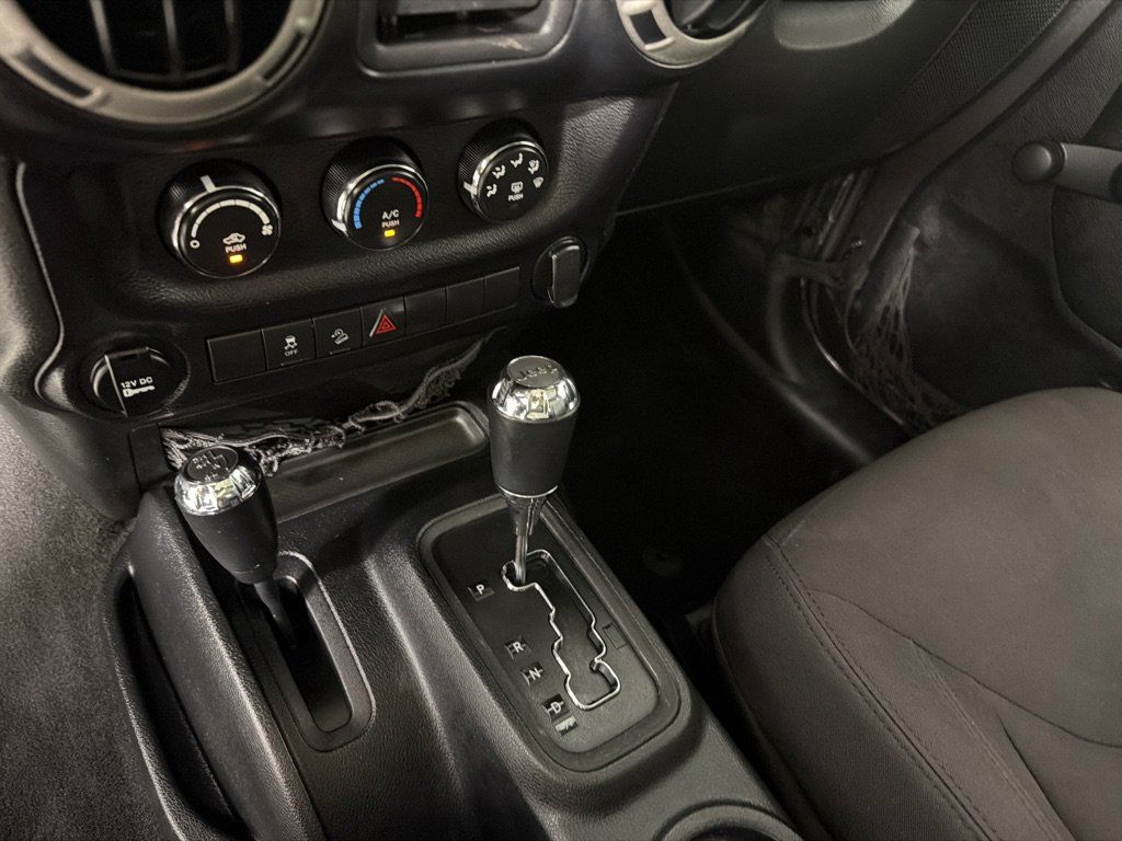 Used 2014 Jeep Wrangler Unlimited Sport w/ Connectivity Group AWD/4WD image 16