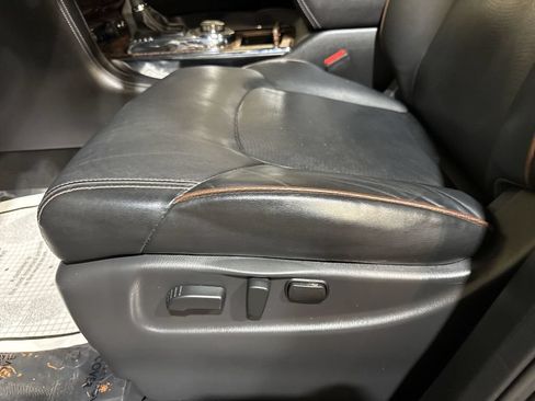 Used 2019 Nissan Armada Platinum w/ Captain's Chairs Package AWD/4WD image 14