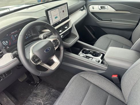 New 2026 Ford Explorer Active image 18