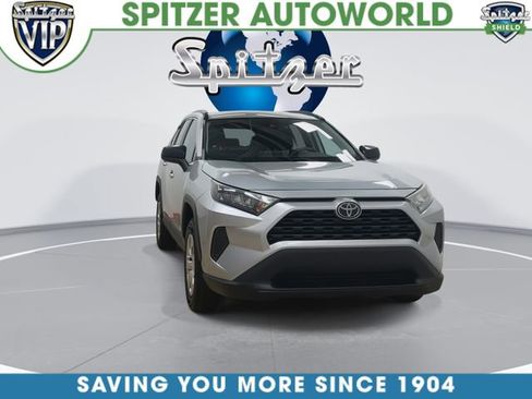 Used 2019 Toyota RAV4 LE w/ Carpet Mat Package FWD image 3