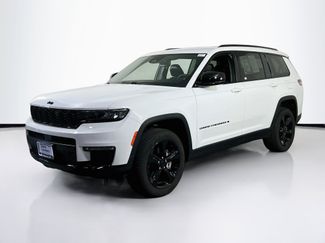 Used 2023 Jeep Grand Cherokee L Limited w/ Black Appearance Package AWD/4WD video 1