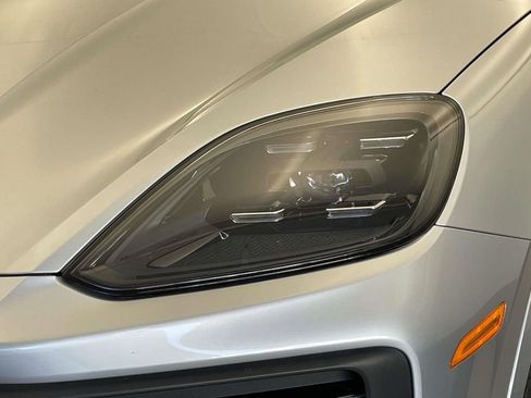 Used 2024 Porsche Cayenne image 15