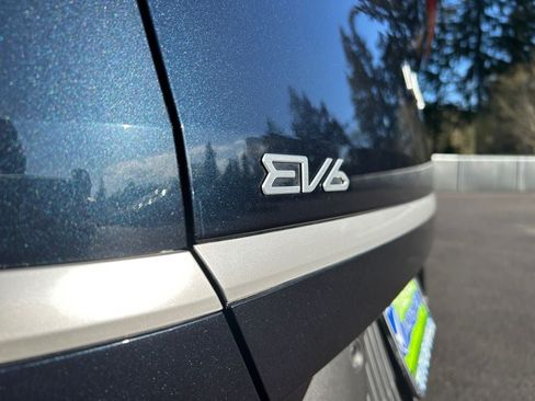 Used 2024 Kia EV6 Light RWD image 32