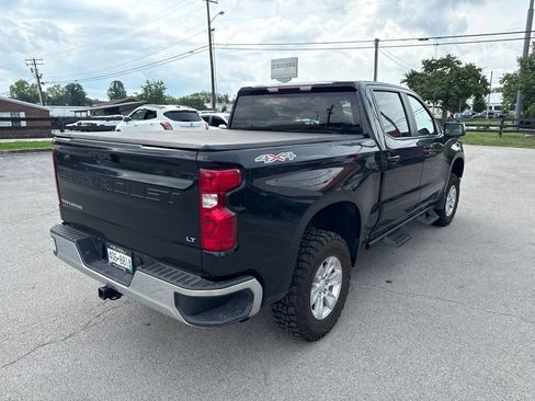 Used 2023 Chevrolet Silverado 1500 LT AWD/4WD image 3