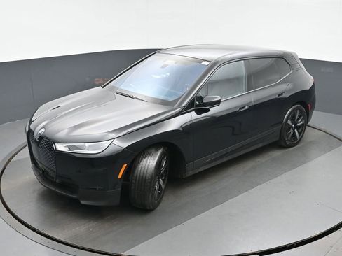 Used 2023 BMW iX xDrive50 w/ Premium Package image 33