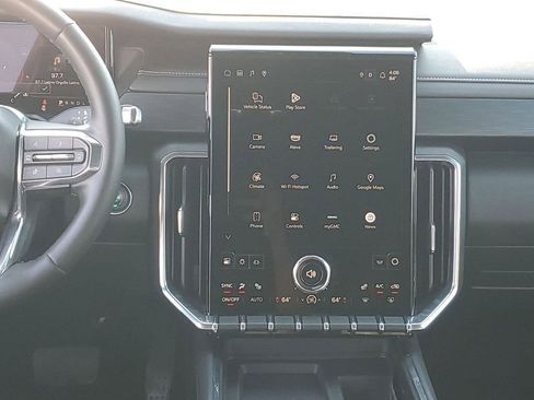 Used 2025 GMC Acadia Elevation image 28