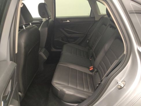 Used 2022 Volkswagen Jetta SE FWD image 18
