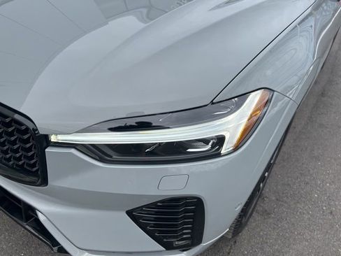 Certified 2025 Volvo XC60 B5 Plus AWD/4WD image 8