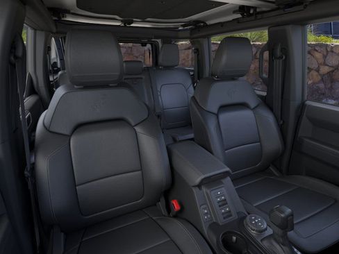 New 2025 Ford Bronco Badlands image 10