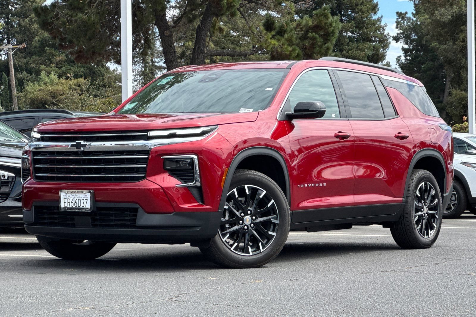 Used 2026 Chevrolet Traverse LT w/ Enhanced Driving Package AWD/4WD image 9