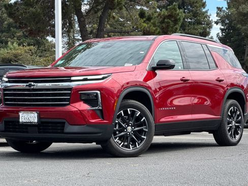 Used 2026 Chevrolet Traverse LT w/ Enhanced Driving Package AWD/4WD image 9