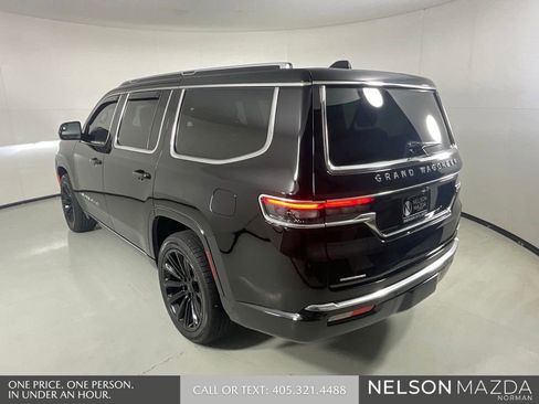 Used 2022 Jeep Grand Wagoneer Series II AWD/4WD image 8