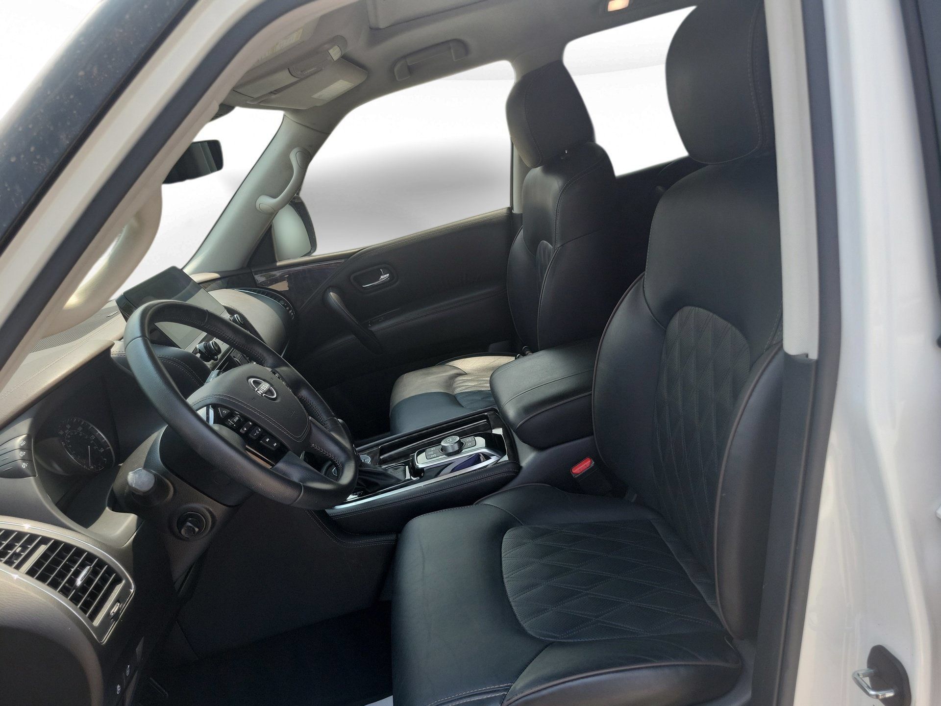 Used 2023 Nissan Armada Platinum w/ Captain's Chairs Package RWD image 14