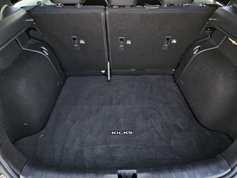 Certified 2023 Nissan Kicks SR image 9