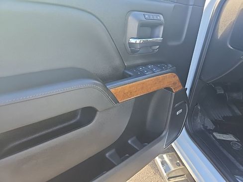 Used 2018 Chevrolet Silverado 2500 High Country w/ Duramax Plus Package image 9