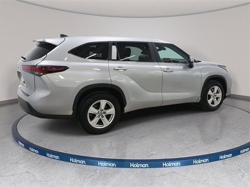 Certified 2024 Toyota Highlander LE image 5