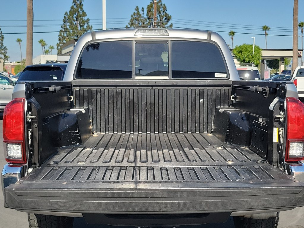 Used 2020 Toyota Tacoma SR5 RWD image 24