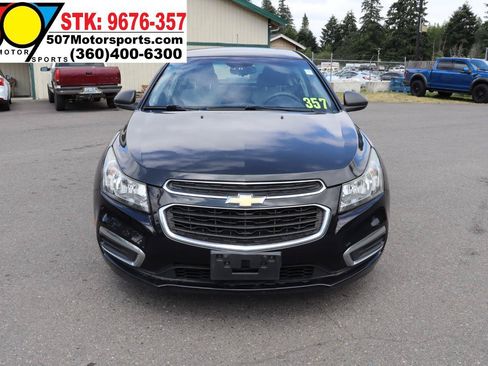 Used 2015 Chevrolet Cruze LS FWD image 14