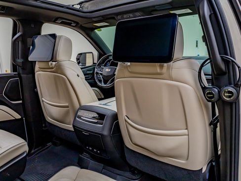 Used 2021 Cadillac Escalade Sport AWD/4WD image 31