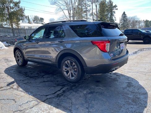 Used 2023 Ford Explorer XLT w/ Equipment Group 202A image 4