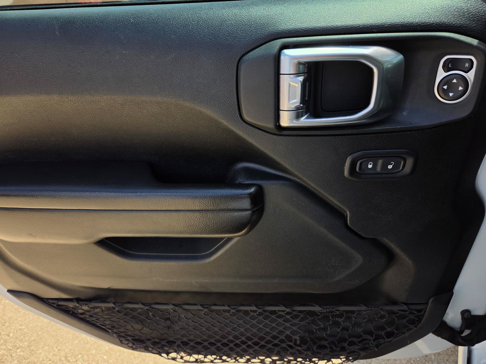 Used 2020 Jeep Wrangler Sport AWD/4WD image 15