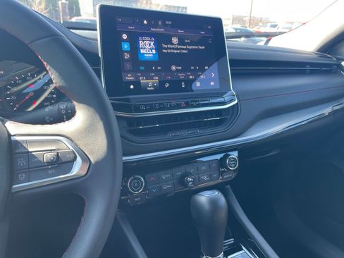 Used 2025 Jeep Compass Trailhawk image 24