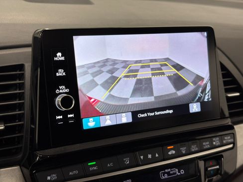 Used 2025 Honda Odyssey Sport-L image 27
