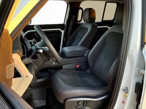 Used 2020 Land Rover Defender 110 SE image 21