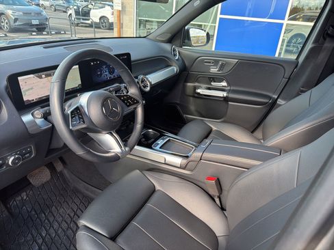Used 2024 Mercedes-Benz GLB 250 4MATIC image 19