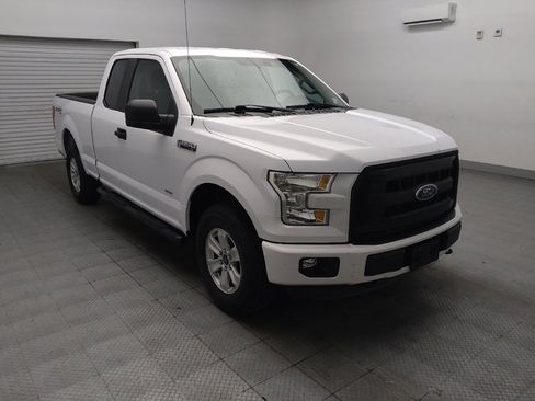 Used 2015 Ford F150 XL w/ Equipment Group 101A Mid AWD/4WD image 13