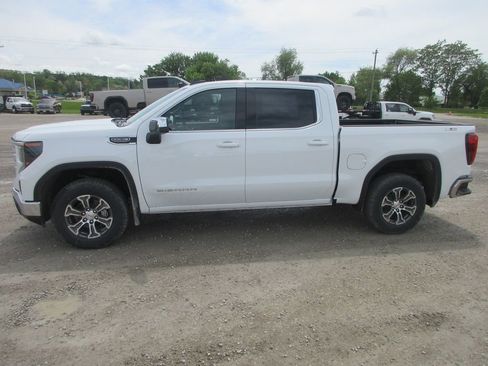 New 2026 GMC Sierra 1500 SLE AWD/4WD image 10