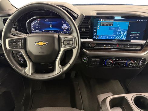 Used 2025 Chevrolet Silverado 1500 LT AWD/4WD image 13
