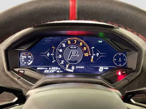 Used 2023 Lamborghini Huracan Sterrato AWD/4WD image 10