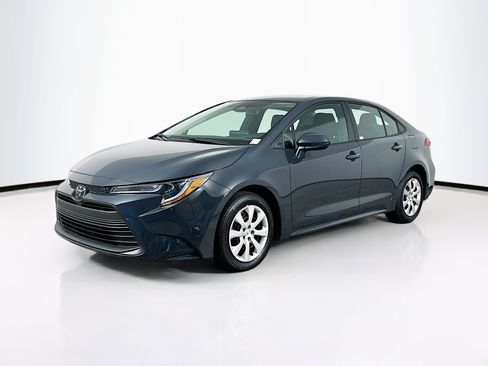 Used 2026 Toyota Corolla LE FWD image 3