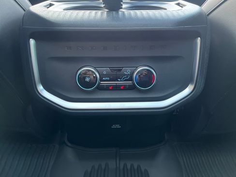 New 2025 Ford Expedition Platinum w/ Stealth Performance Package image 33