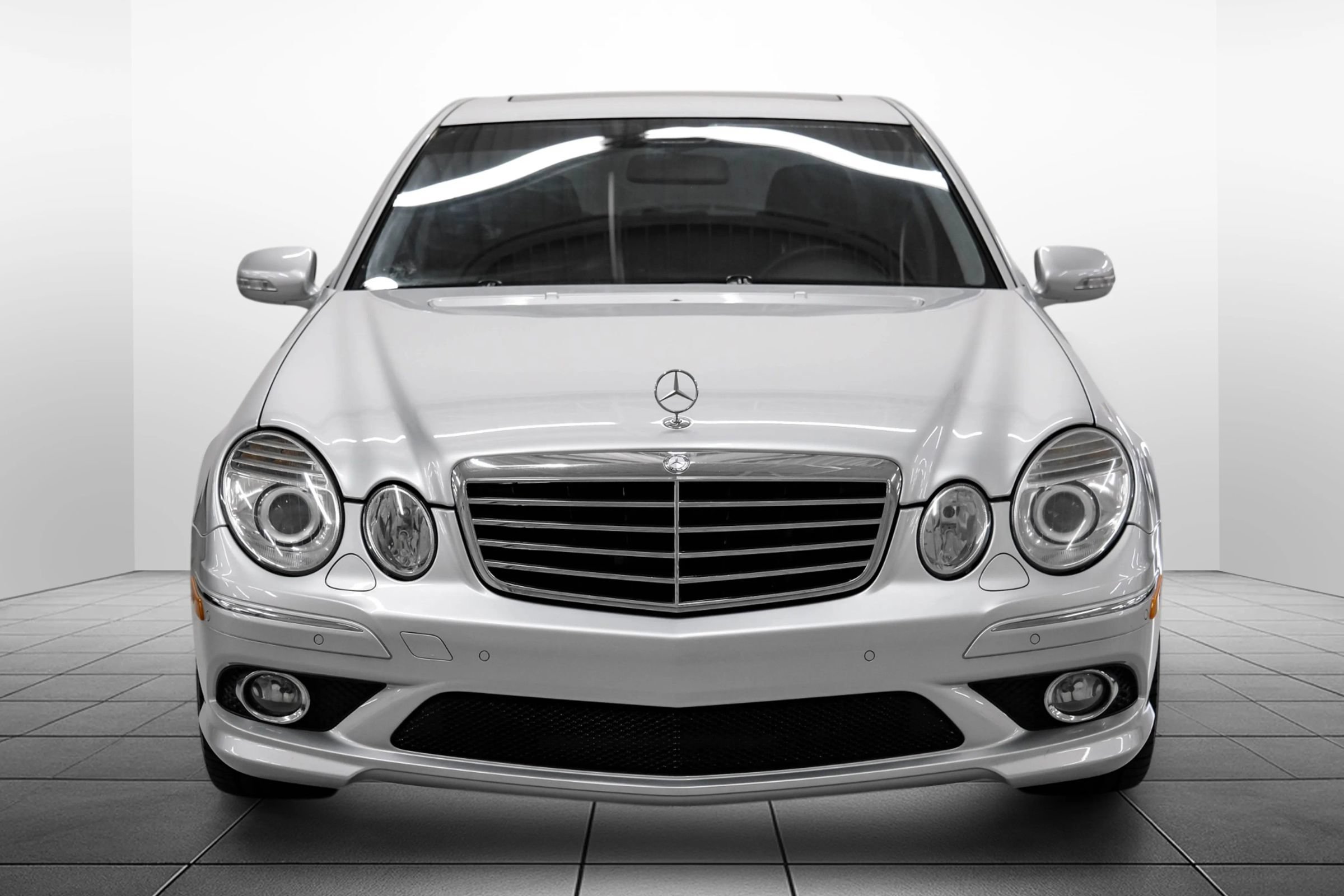 Used 2009 Mercedes-Benz E 550 Sedan image 6
