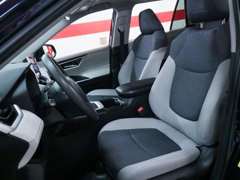 Used 2023 Toyota RAV4 XLE image 25