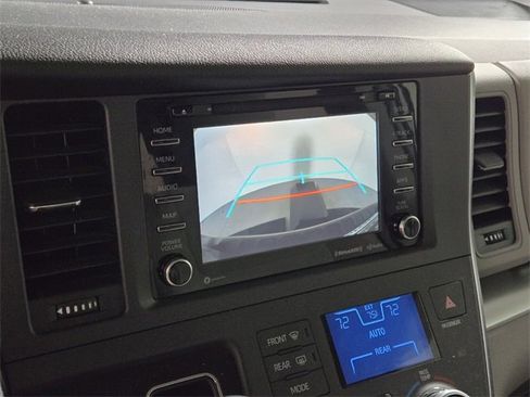 Used 2019 Toyota Sienna LE image 31