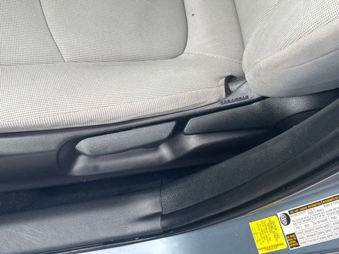 Used 2021 Toyota Corolla LE image 42