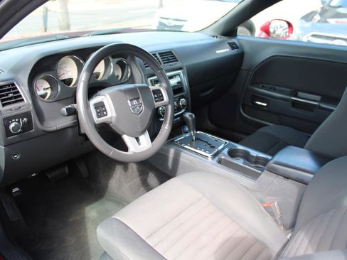 Used 2013 Dodge Challenger SXT RWD image 12