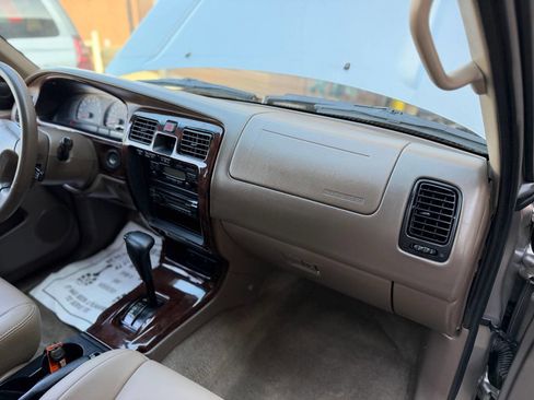 Used 2001 Toyota 4Runner Limited image 18