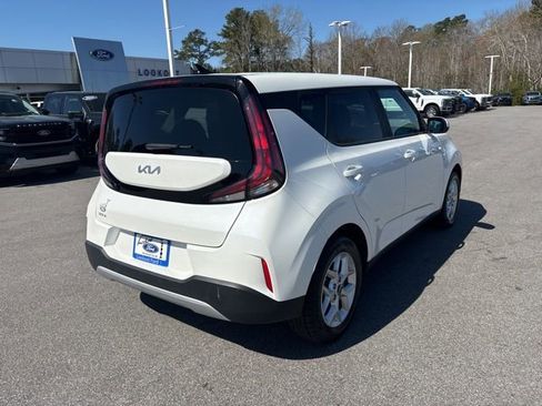 Used 2023 Kia Soul LX w/ Option Group 015 image 5