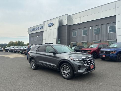 Used 2026 Ford Explorer Active w/ Active Comfort Package AWD/4WD image 11