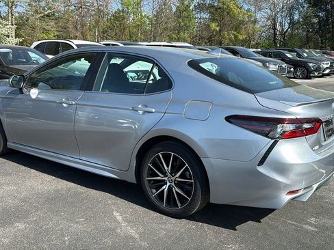Used 2024 Toyota Camry SE FWD image 6