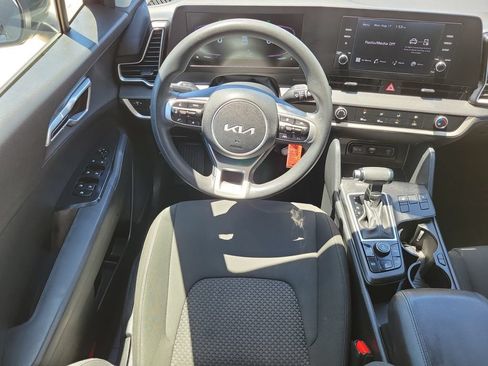 Used 2024 Kia Sportage LX AWD/4WD image 16