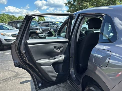 Used 2025 Honda HR-V LX image 27