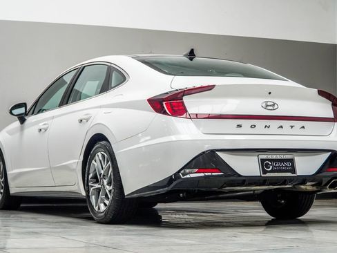 Used 2023 Hyundai Sonata SEL w/ Convenience Package FWD image 9